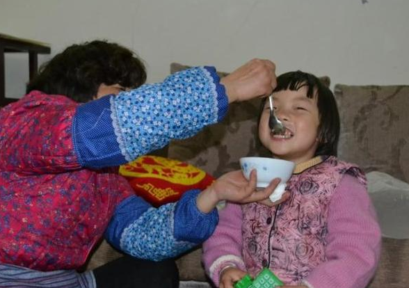                    孩子有没有积食？脸上3点很明显，嘴巴不会“说谎”，一看就知