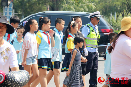 双节将至沧州318名机关警力上岗疏堵保畅通