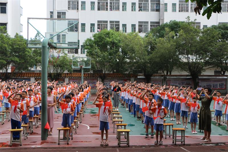 原创新学年,我为祖国歌唱——江门开平三埠春华小学开学典礼隆重举行