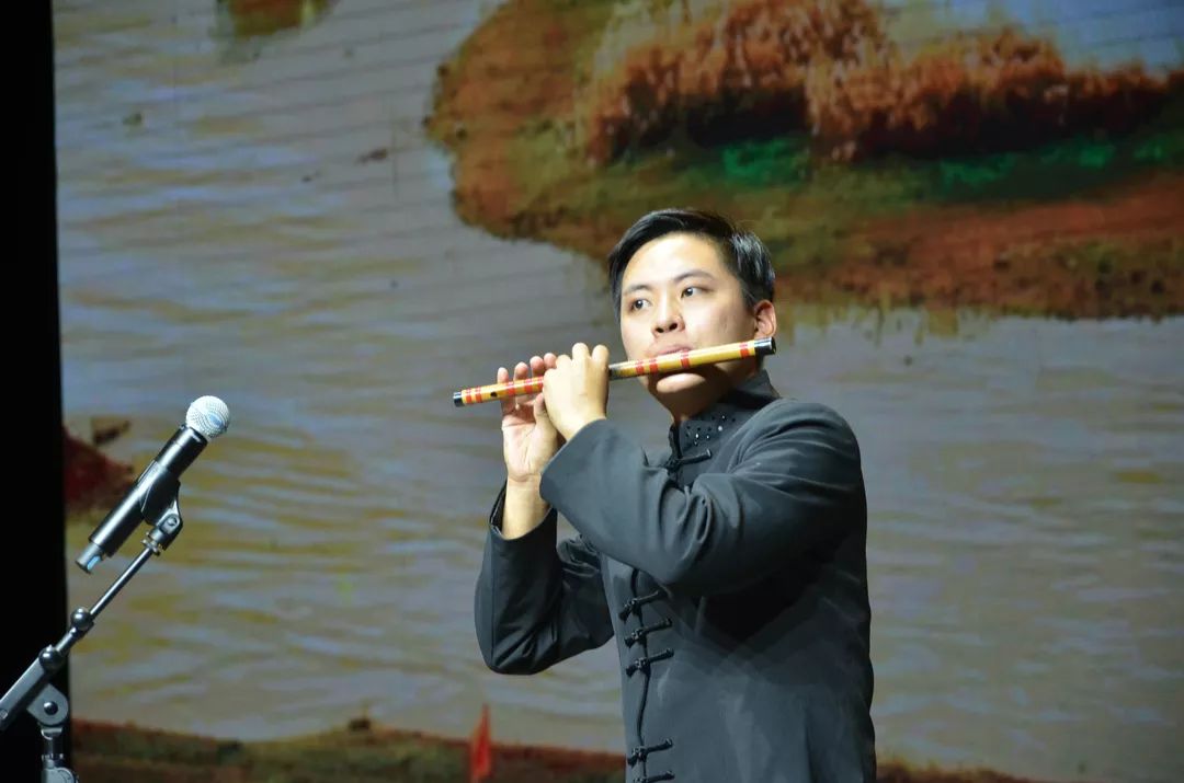 二胡曲谱扬鞭催马运粮忙_二胡扬鞭催马运粮忙(4)