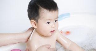                     刚百天的孩子，大半夜哭闹，吓到爸妈，儿科医生：幸好你俩没大意