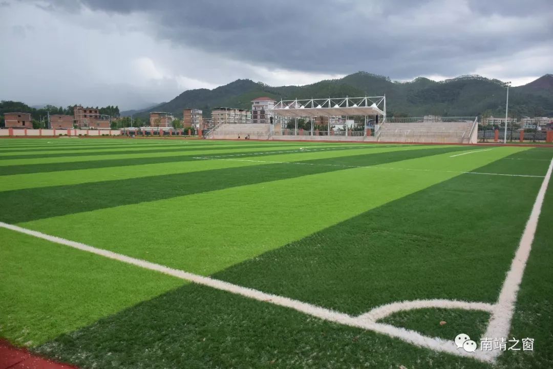 南靖兰水中学正式开学.首届学生403名.