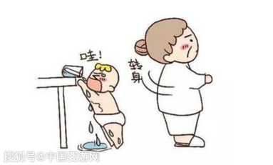                     原创            宝宝烫伤怎么办？ 第一步很关键！千万别错过这2分钟！