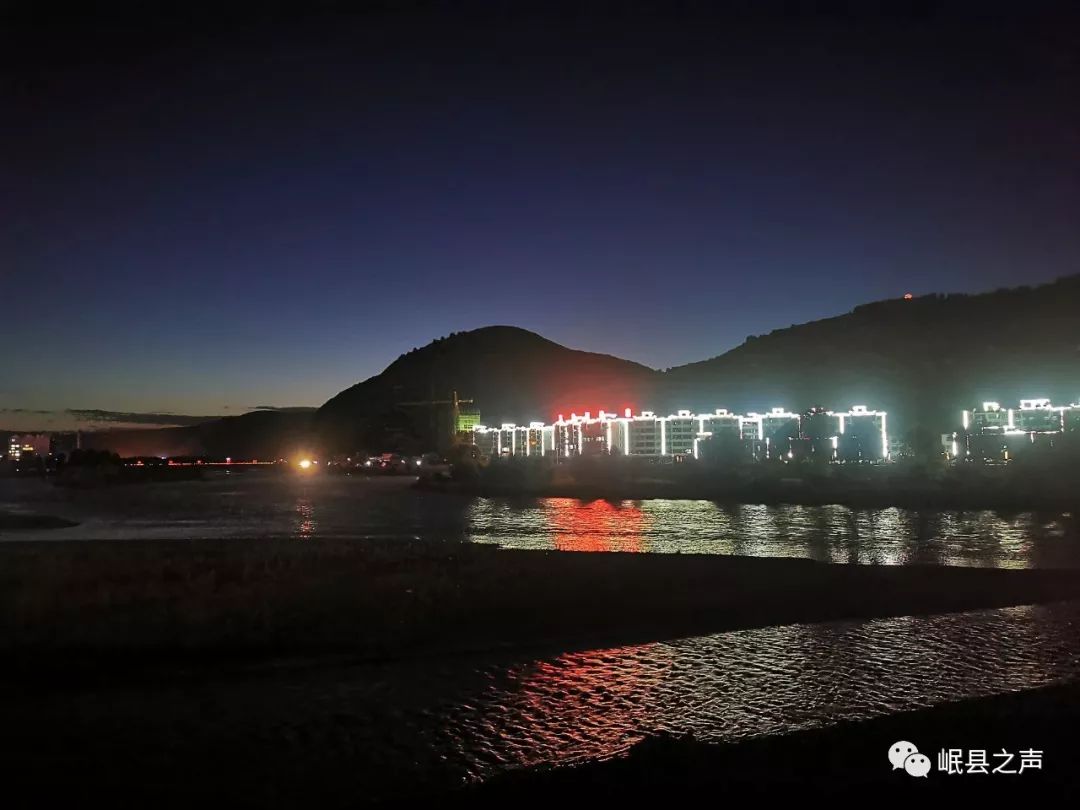 晚上的夜景怎么说 865d283549654257998cccd774d220d2.jpeg