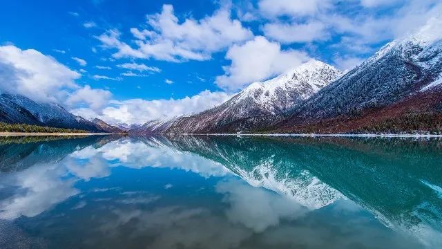 国内最美的风景视频 a3a85d70af264150a0636b9b8cb84b35.jpeg
