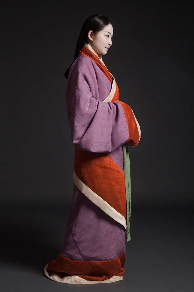 复原汉服十三年这群年轻人让世界领略华夏服饰之美