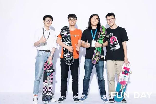 十四人的群名 d7343548eea7470c8979cb189ad47287.jpeg