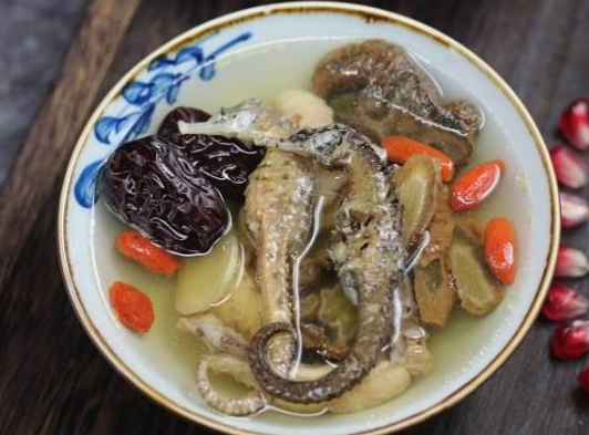                     劝告家长：别再给娃喝“毒汤”，容易积食难长个，还有家长在犯傻