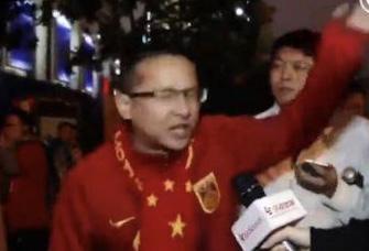 退钱!"当巢怡雯问到:今天这样子的结果感到失望吗?球迷:"很失望!