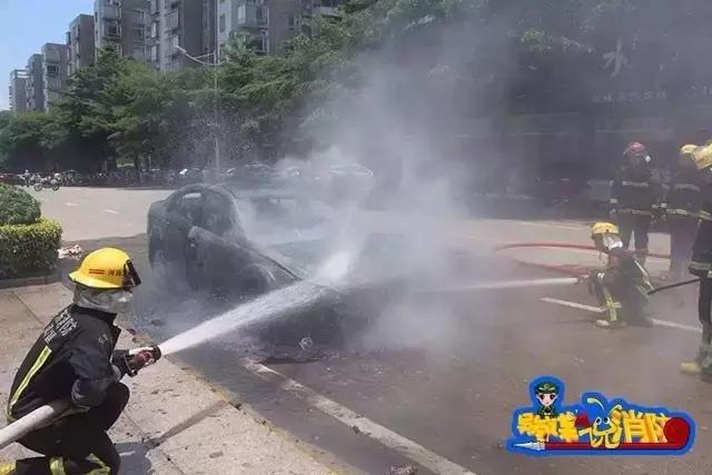 梦见家里着火[做梦梦见家里起火了后来又用水浇灭了]