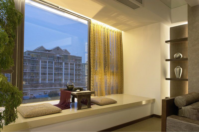 飘窗的窗户怎么装好看 003c43ee5acf421f87cc5f62578cd5a6.jpeg