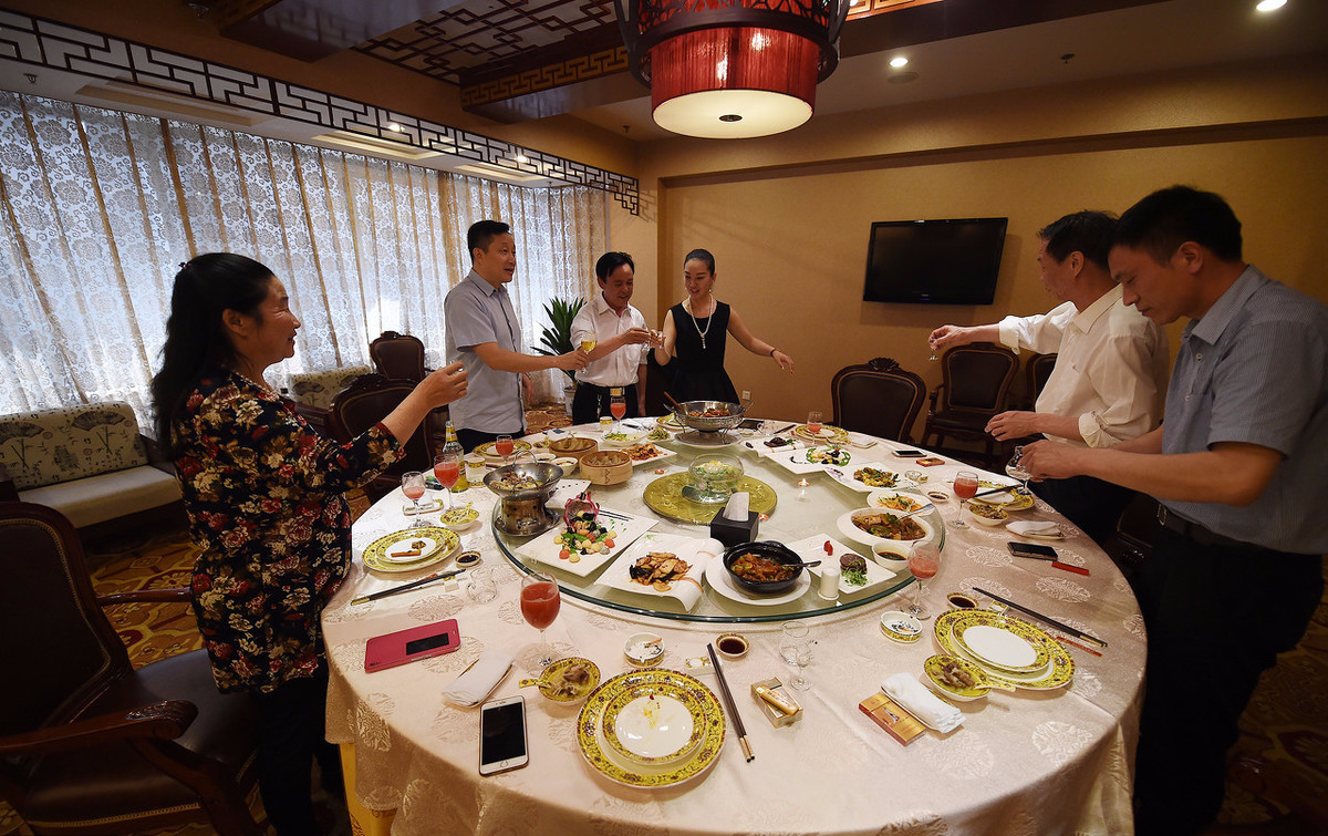 老总叫吃饭_叫孩子吃饭的图片(3)