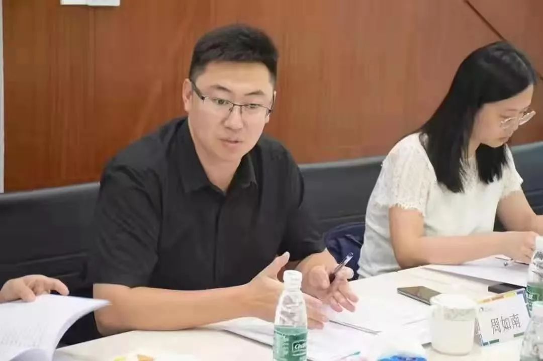 会议邀请到深圳大学公共管理学系主任罗文恩,深圳社科院副研究员