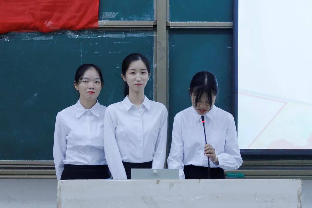 宣讲会我在等风也等你