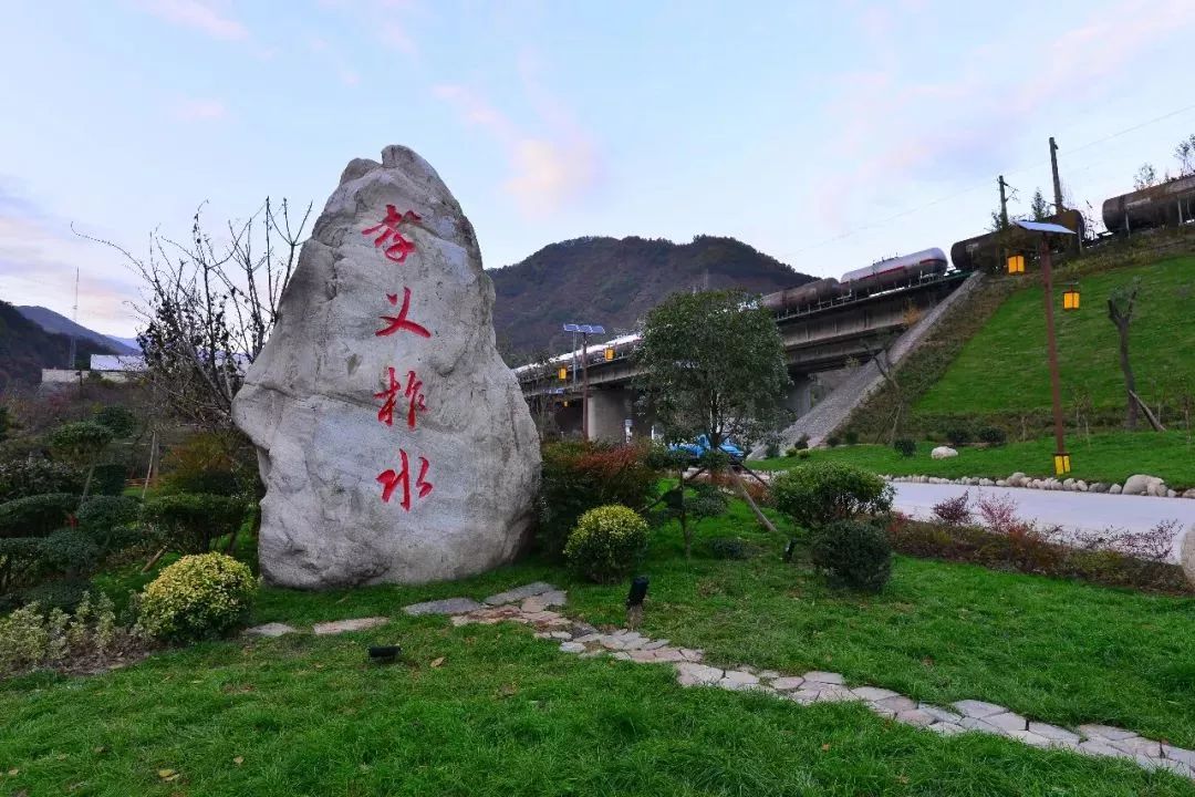 商洛有多少人口_商洛商南有啥好玩地方(2)