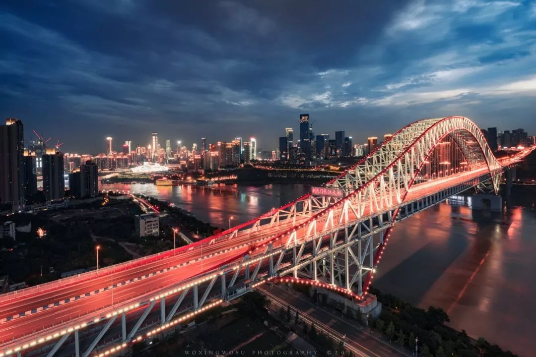 若要读懂重庆城 不止于各大景点,高楼大厦 来女马赛道上感受体会重庆