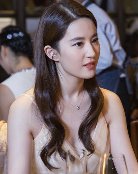 刘亦菲本人照片 2d4a4bfe201041efa380af8ac28e7000.jpeg