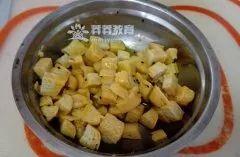 如何做炒馒头丁 2ef84b0d32224a618a30bf8d4dc8f1c9.jpeg