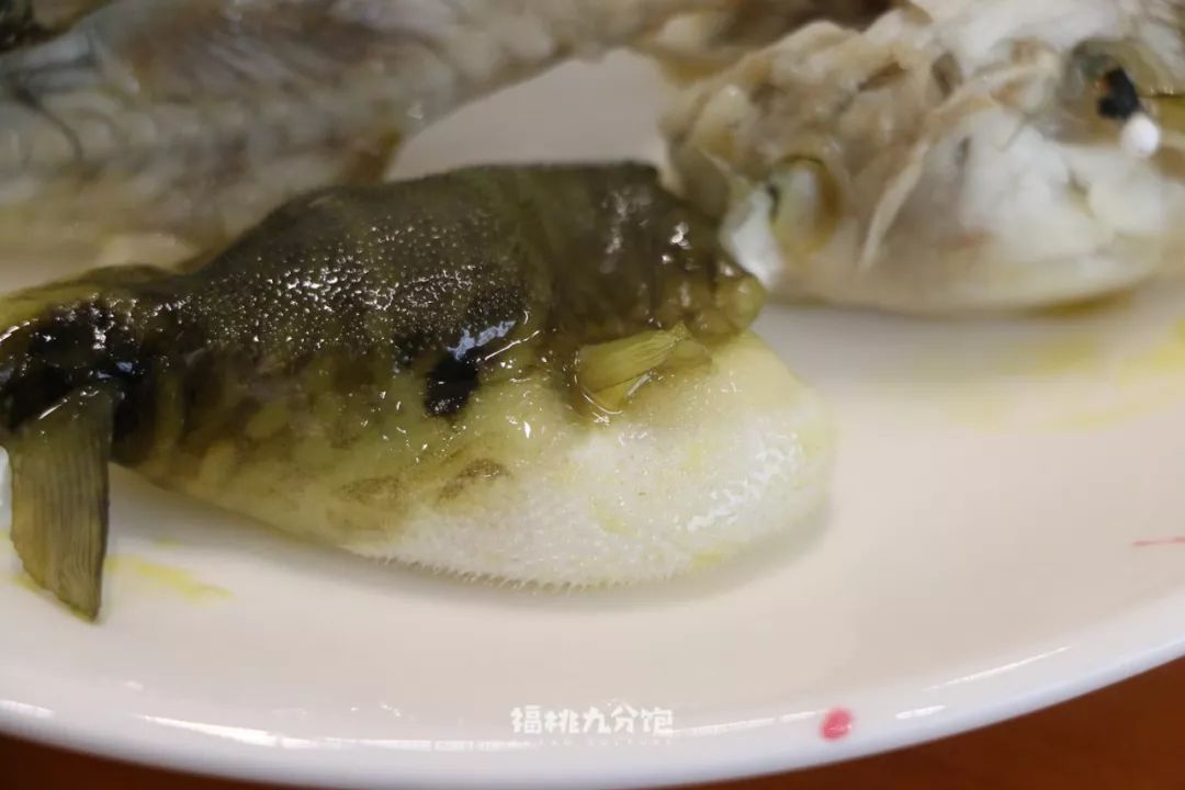 99鲃鱼还有脆皮在嘴里爆炸的香酥鸭;融合果香肉香的早红橘酪鸡;将