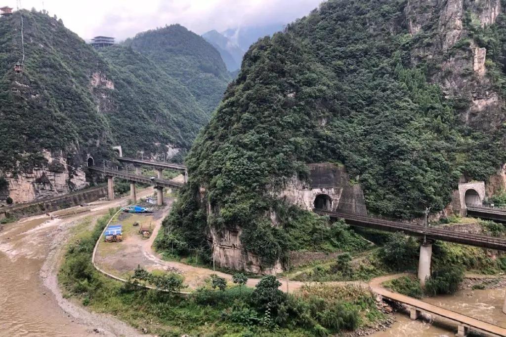 原创秦岭大山中的古道岭有千年前的高速路是穿越秦岭的要道