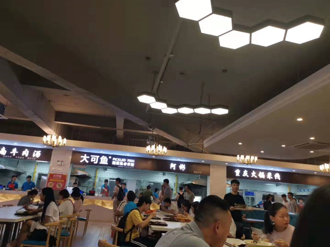 一个人进饭馆和医院猜一成语_一个人一只鸟成语猜图(2)