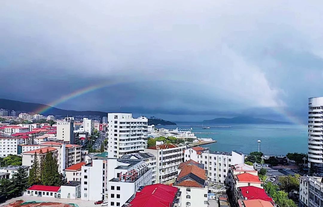 彩虹晴天大雨今天的威海太任性