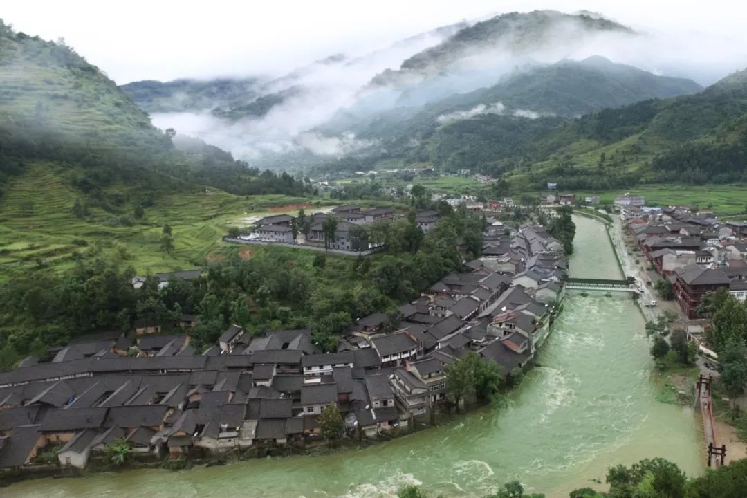 (图:青木川全景)