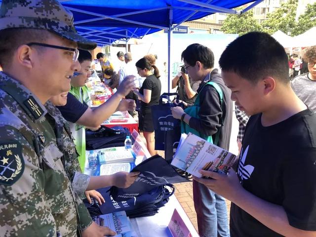 马桥青年多壮志弃笔从戎当好兵献身国防准军官丨党管武装