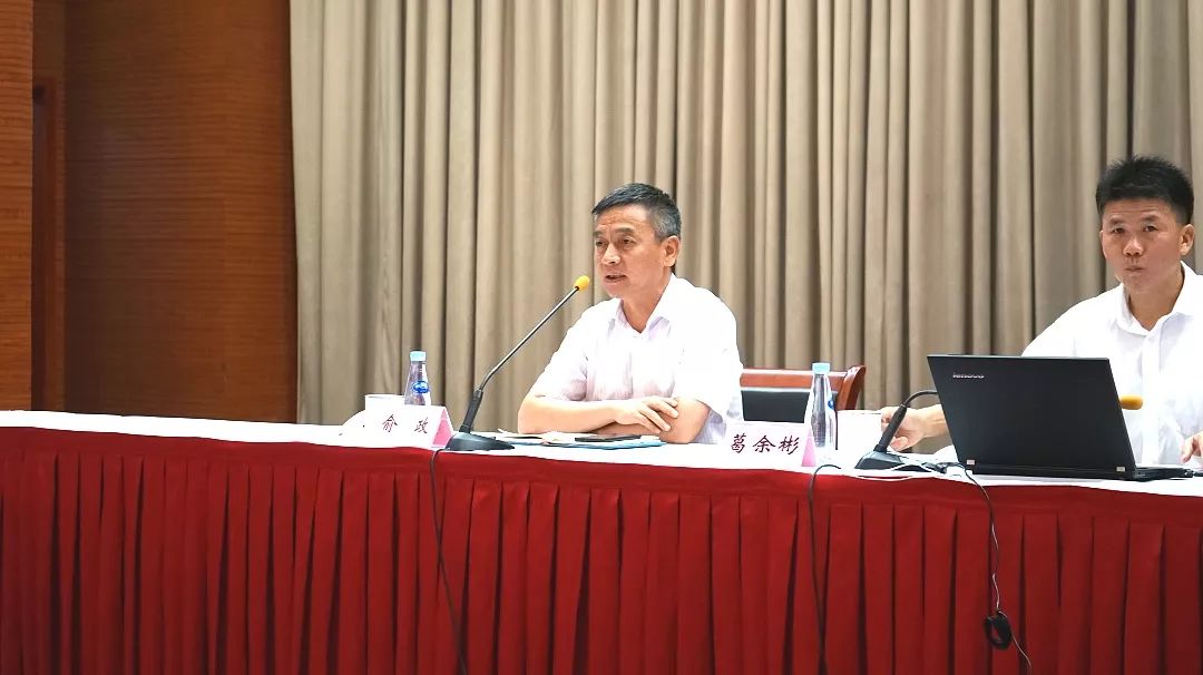 转变理念真抓实干全民参与梅陇镇召开垃圾分类培训会