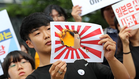 日本允许“旭日旗”进入奥运赛场惹恼韩国，韩方或借机修复与朝鲜关系