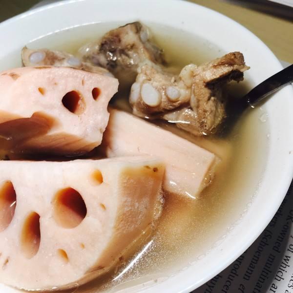 莲藕排骨汤怎样把莲藕炖软糯 944a3424a06d41a889fdd45cd2cfe011.jpeg