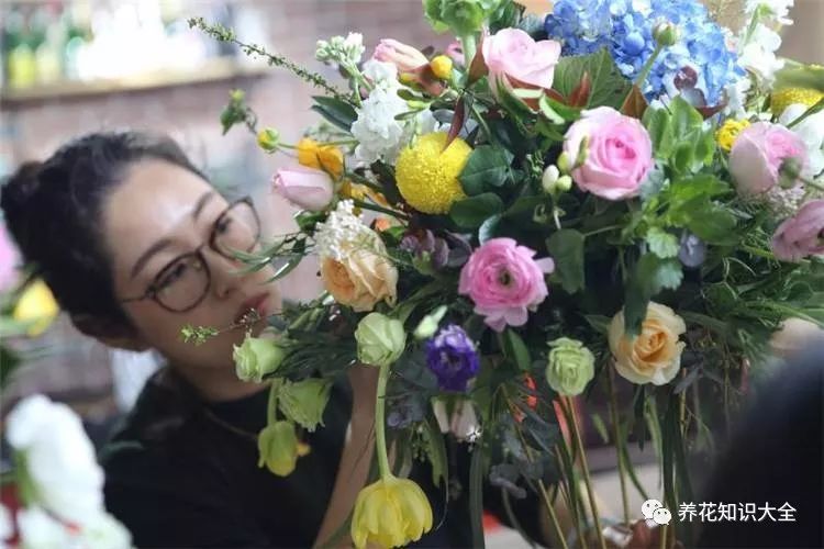 插花人口_花瓶插花图片(2)