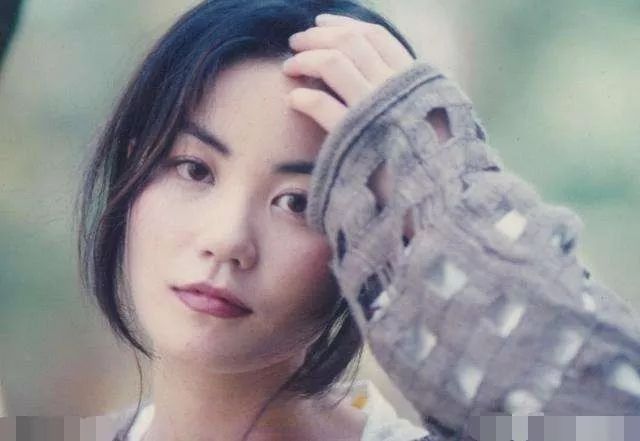 受伤的女人原唱完整版视频 af0ebb6c092b4bdfa0c1cd0c7eccf263.jpeg