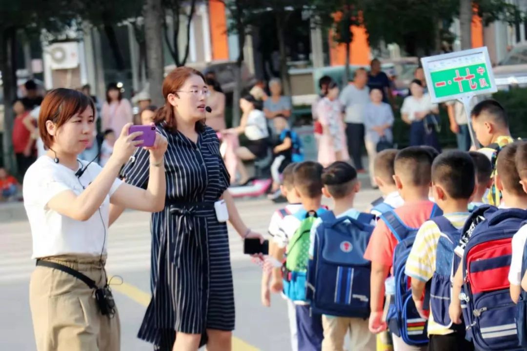 责任启航 爱育新苗——肥城市龙山小学迎来一年级新生入学季