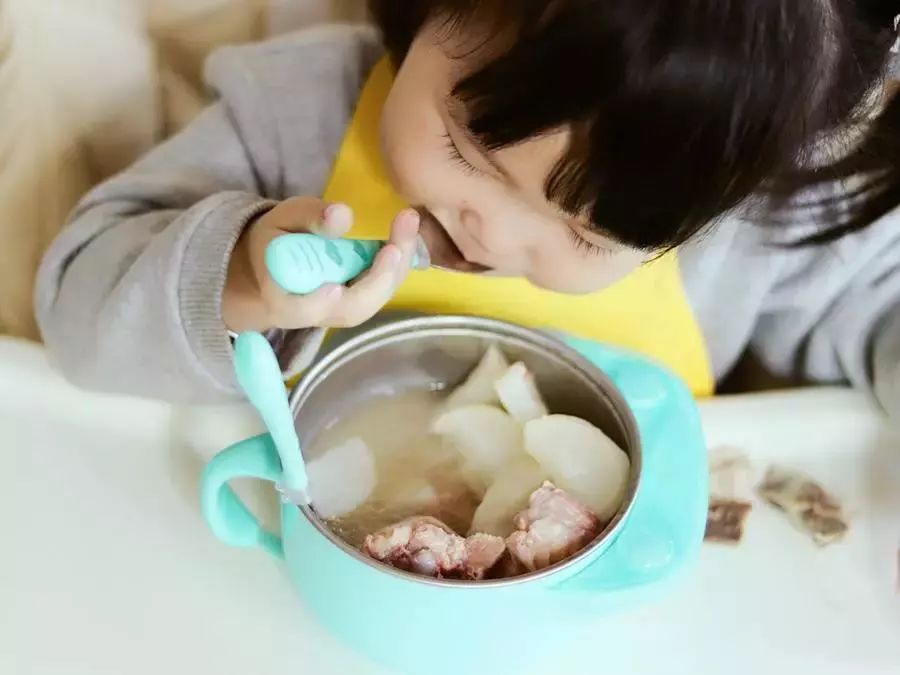                     秋冬宝宝吃饭神器，天再冷也不怕ta吃冷饭