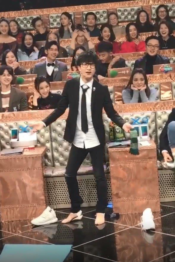 薛之谦真实身高被怀疑,脱下鞋子的一刻,网友:还敢说自己172