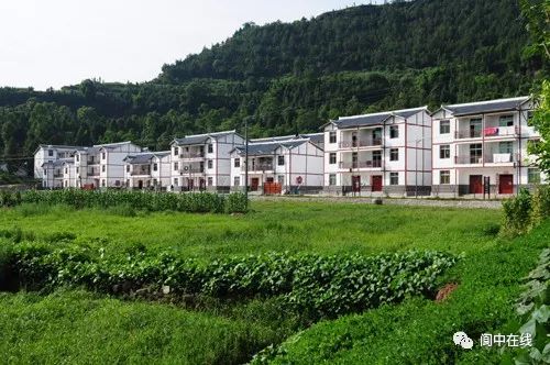 度门镇和光华乡同时作为县城的规划区,两个乡镇合并并设置度门街道,有