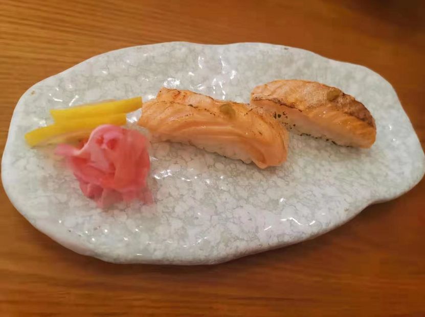 炙烤三文鱼腩手握 寿司