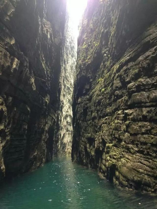 鹤峰县有多少人口_鹤峰人去屏山(2)