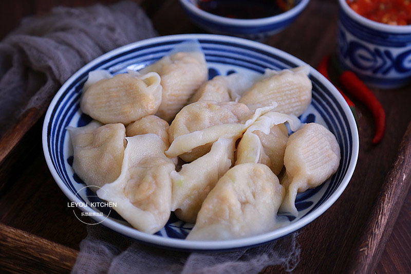 花十几块钱包一顿饺子，鲜美多汁，清爽开胃，比肉馅的还香