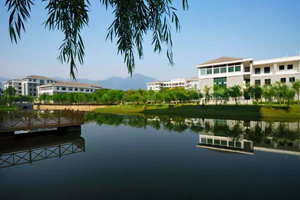 福建江夏学院