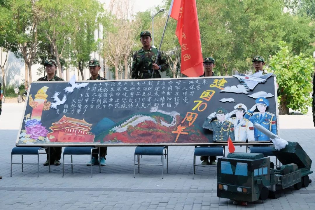 或豪放壮阔……当雄伟的天安门迎来新一轮的太阳,当五星红旗在天安门