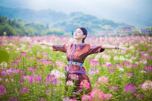 贺州婚纱摄影_贺州学院(2)