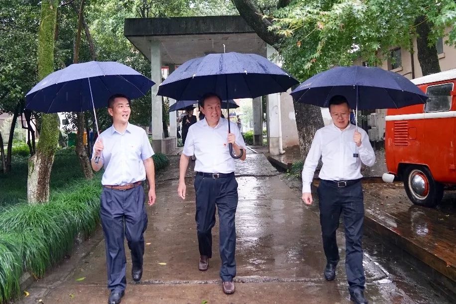 中国普天党委副书记孔繁新一行赴东信集团调研