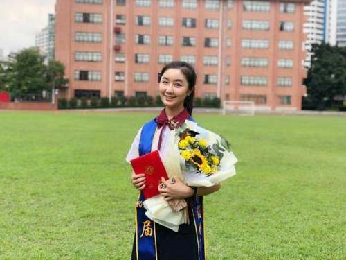 “点读机女孩”入读中国传媒大学，用步步高家教机上名校Soeasy