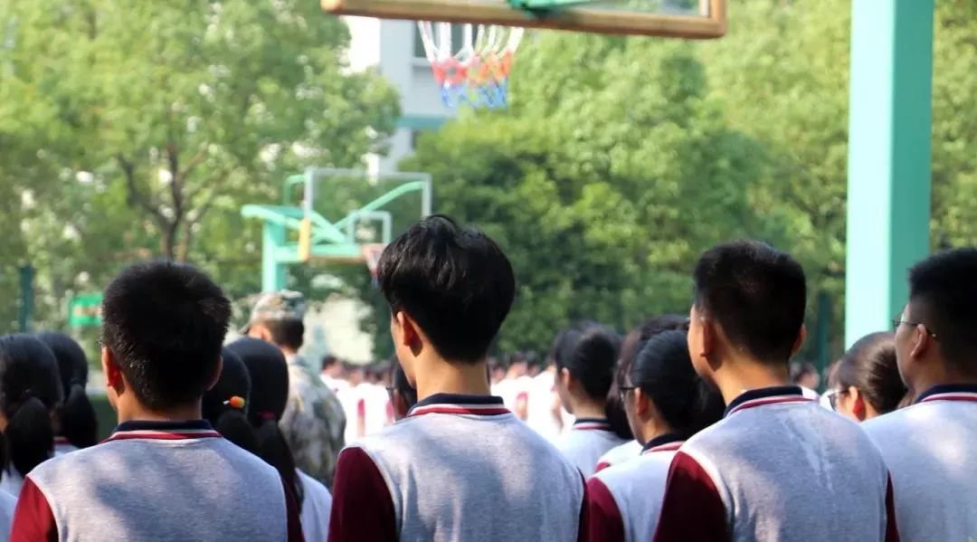 怎么在学校变帅 7b3cdcd929d541e7bc1729f06b38124c.jpeg