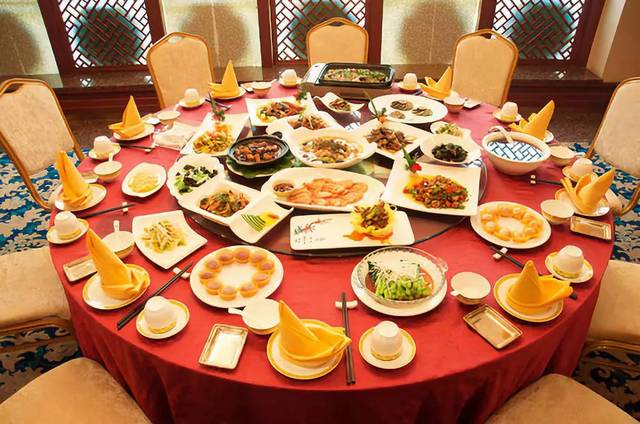 一桌剩饭猜成语_剩菜剩饭图片(3)