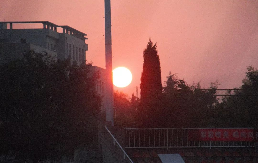 35 太阳初升