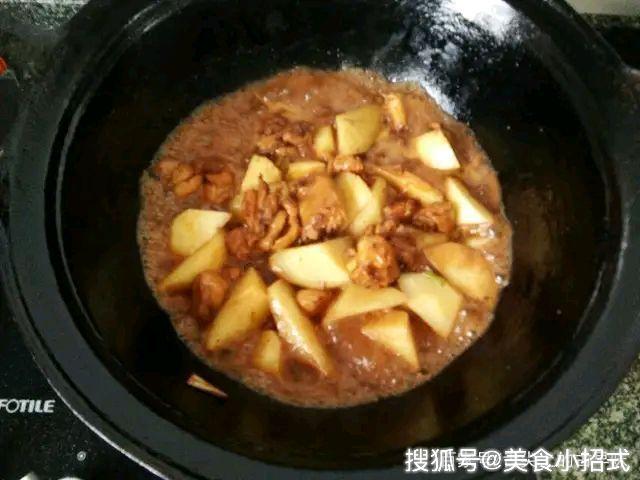 怎样快速炖鸡腿 91e2c74a93124533aa96aacb36d12993.jpeg