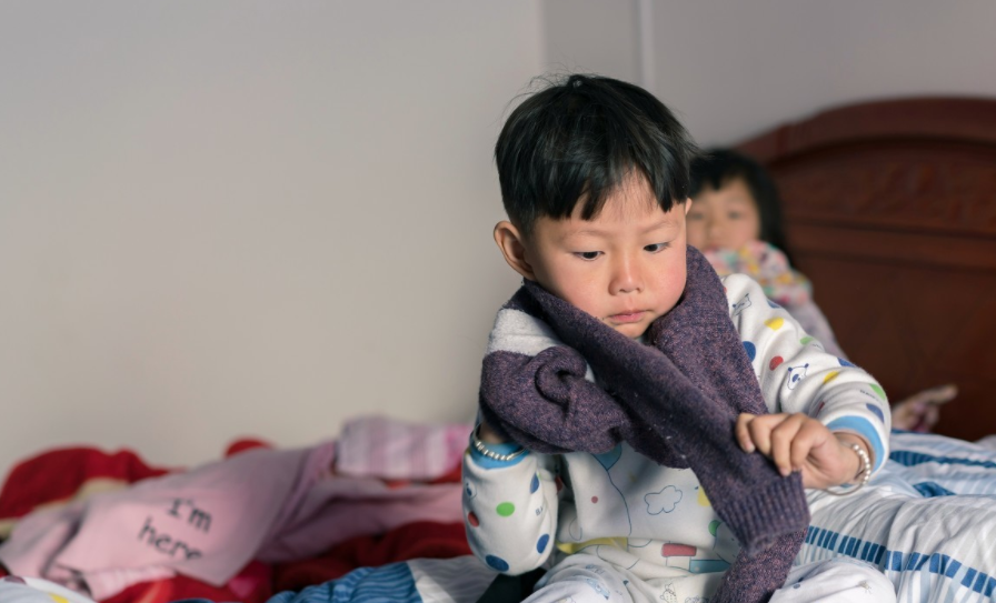                     孩子入秋后经常感冒？不是冻得，宝妈带娃，有些事不要做得那么勤